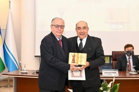 TKAE Başkanı Prof. Dr. Ahmet Bican Ercilasun’a Yaşayan Dede Korkut Ödülü